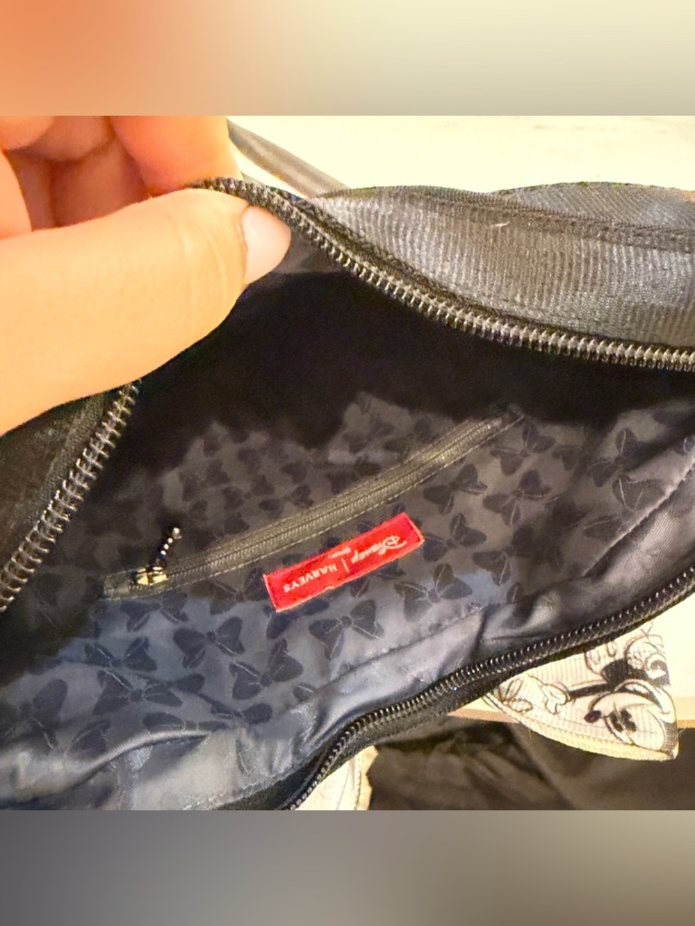 NEW Disney Harvey’s Minnie & Mickey Reversible Bag - Picture 4 of 13